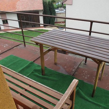 Ferienwohnung Rd Cerncin Bucovice Exterior foto