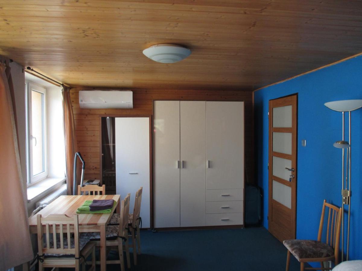 Ferienwohnung Rd Cerncin Bucovice Exterior foto