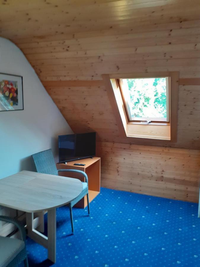 Ferienwohnung Rd Cerncin Bucovice Exterior foto