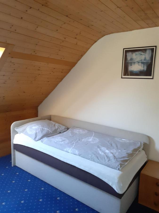 Ferienwohnung Rd Cerncin Bucovice Exterior foto